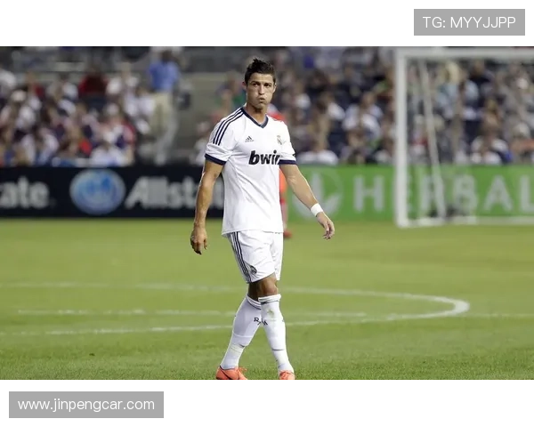 超高清4K足球球星动态壁纸全屏展示畅享足球魅力精彩瞬间