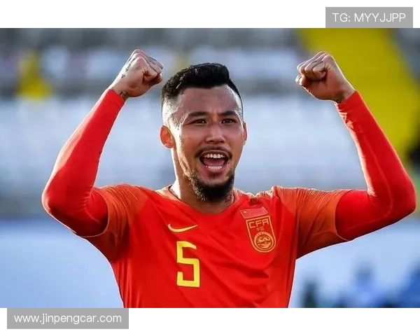 足球八号球星：传承经典与创新之路，探索中场大师的无限潜力