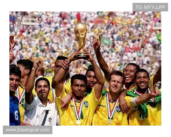 足球场上的三字球星名字盘点 他们的传奇故事与非凡成就